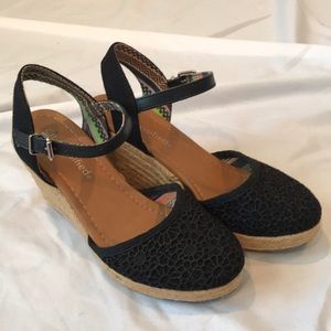 Black and Tan Wedges